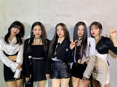 [U.N.I.Q] Red Velvet .